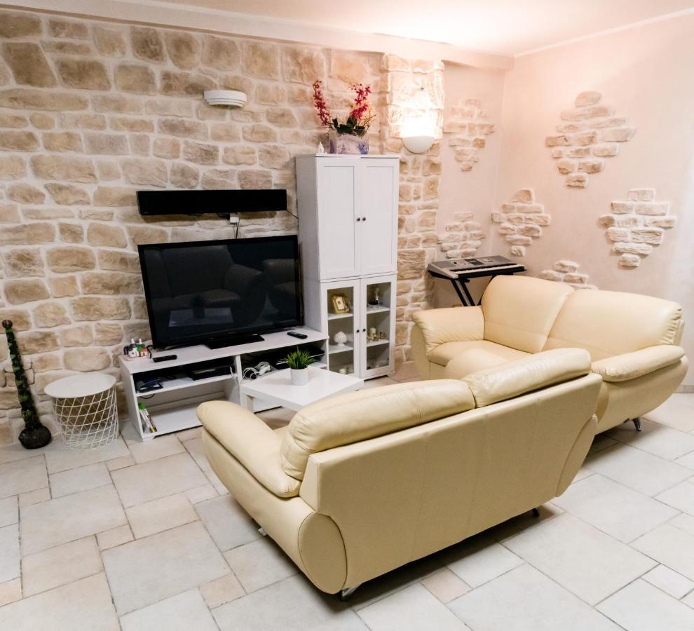 Villa Chanel Bellissima Villa Con Piscina Immersa Nella Valle D'Itria 奥斯图尼 外观 照片