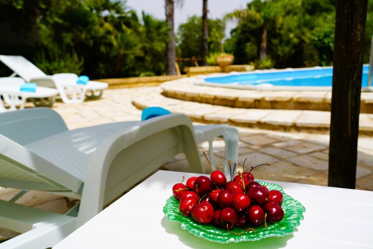 Villa Chanel Bellissima Villa Con Piscina Immersa Nella Valle D'Itria 奥斯图尼 外观 照片